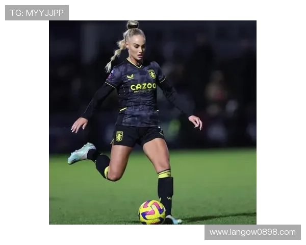 莱斯特城女足签下瑞士美女莱曼